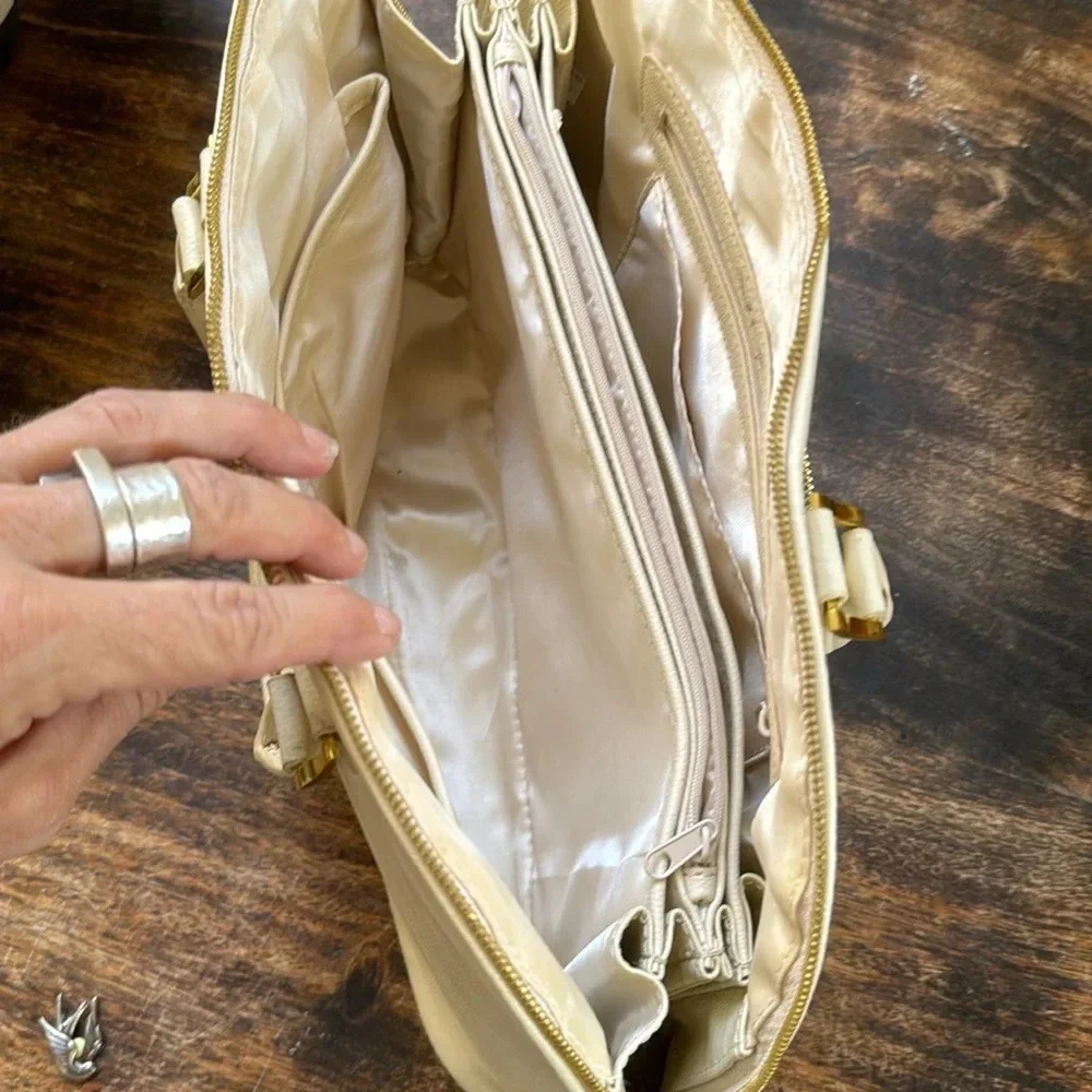 JOY & IMAN white ivory Leather Clamshell Satchel nwot